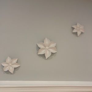 Decorative floral wall art (3 piece set)